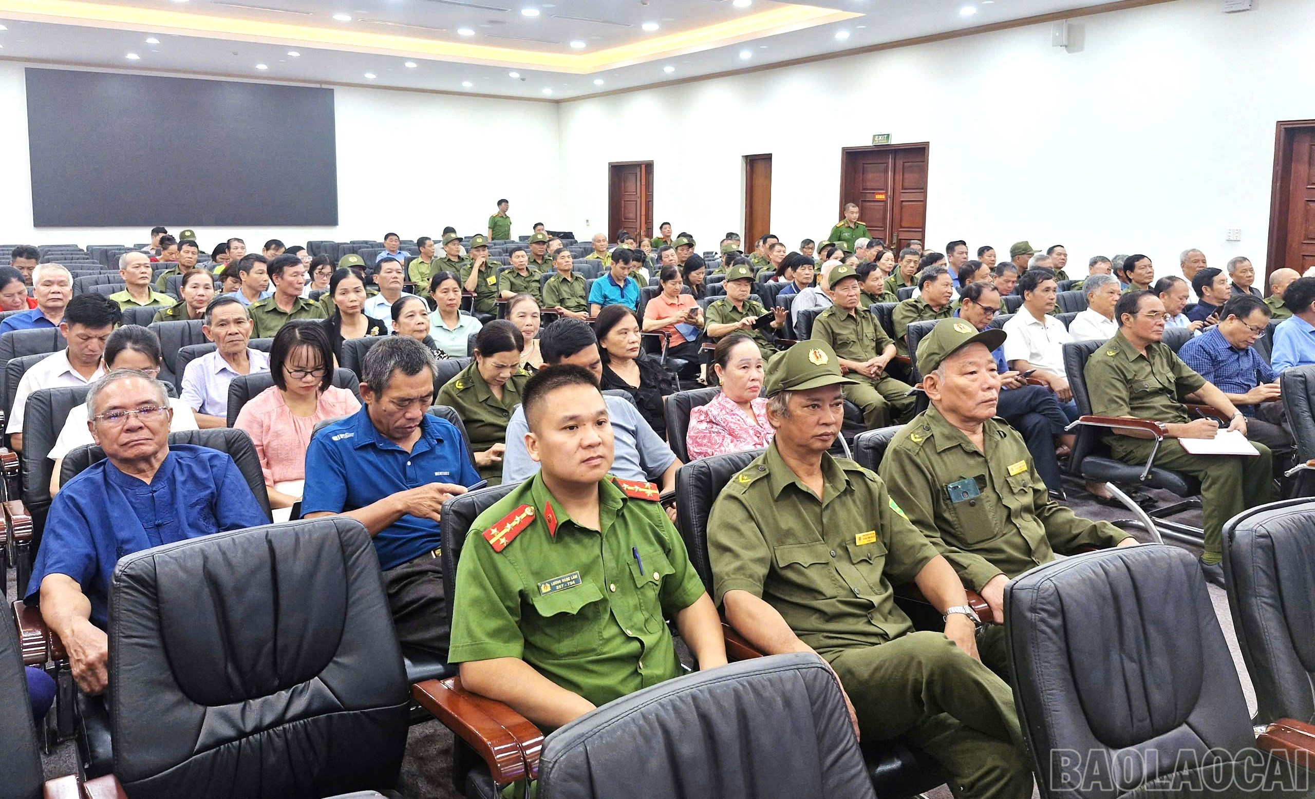 Quang cảnh hội nghị. baolaocai-br_2.jpg