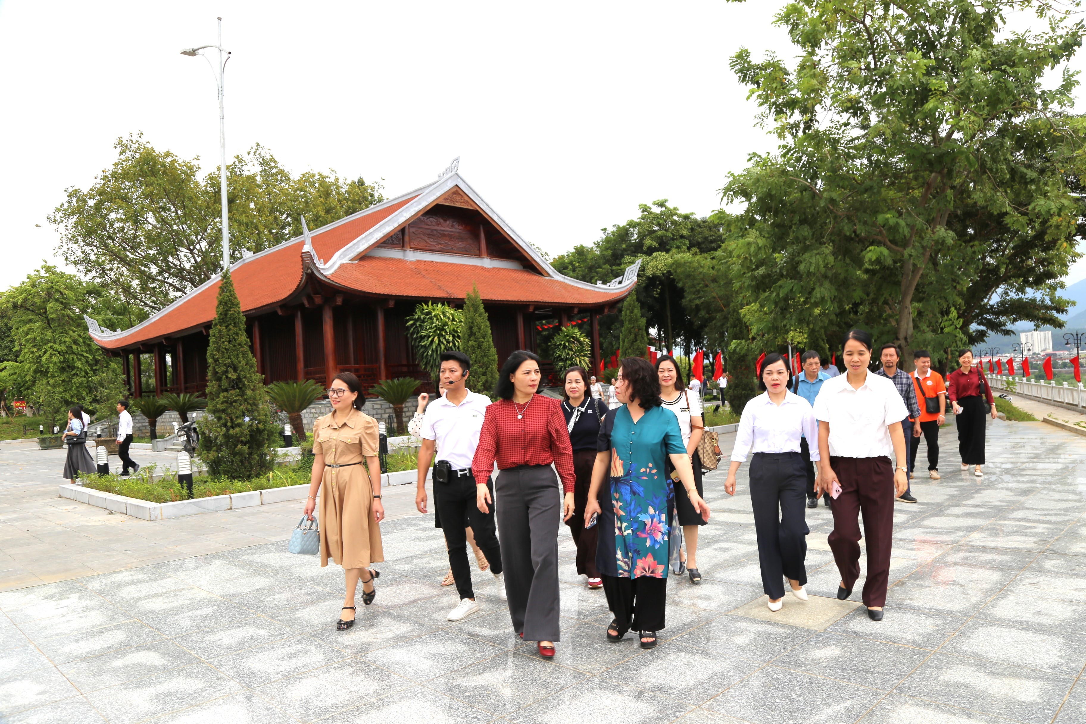 តាមរយៈការស្ទង់មតិ គណៈកម្មាធិការប្រជាជនវួដឡៅ កៃ បានវាយតម្លៃពីសក្ដានុពល និងភាពខ្លាំងក្នុងការលើកកម្ពស់តម្លៃសារីរិកធាតុ និងបេតិកភណ្ឌដែលទាក់ទងនឹងការអភិវឌ្ឍន៍ទេសចរណ៍។ 7.jpg