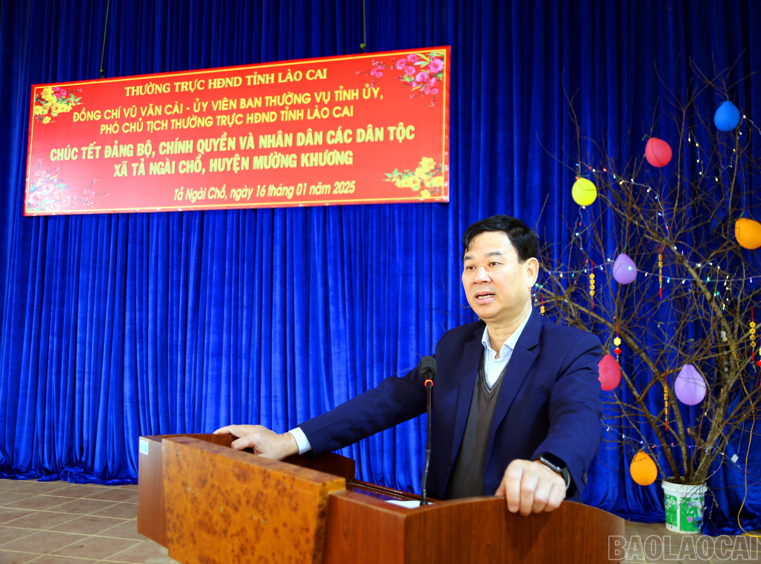Phó Chủ tịch Thường trực HĐND tỉnh Vũ Văn Cài phát biểu chúc tết Đảng bộ, chính quyền, Nhân dân xã Tả Ngài Chồ. baolaocai-br_5.jpg
