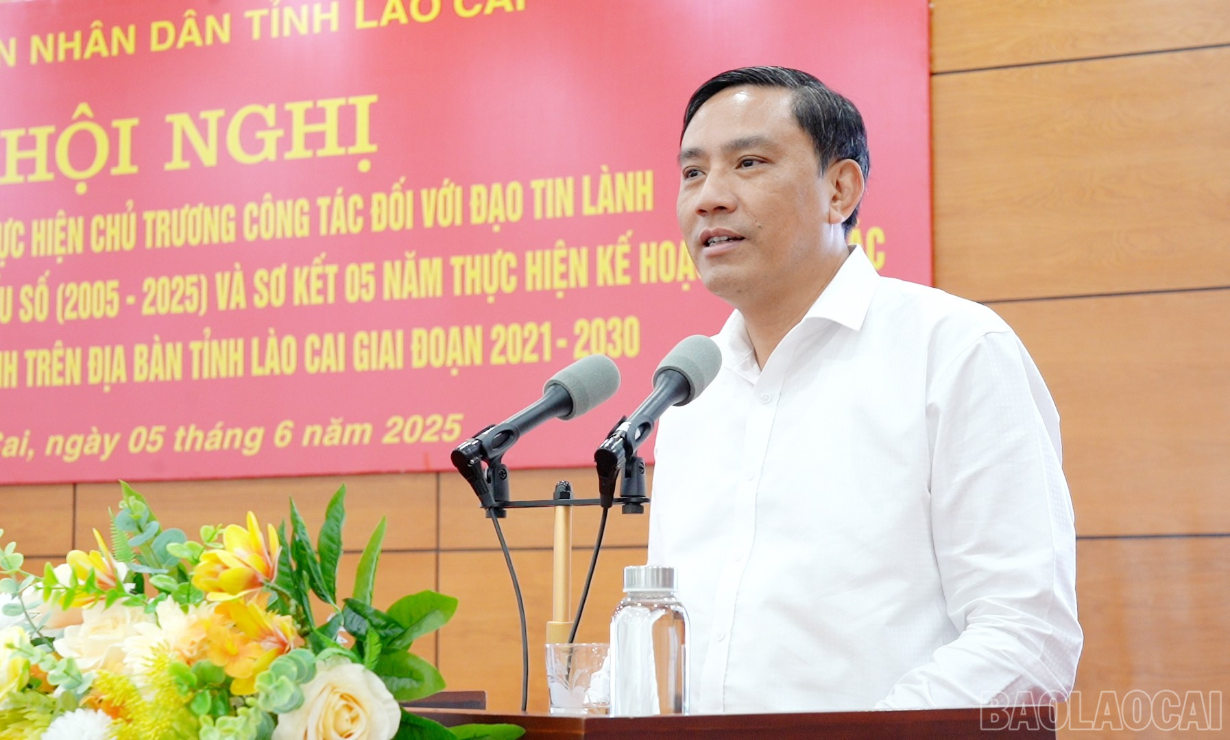 Phó Bí thư Tỉnh ủy Hoàng Giang phát biểu chỉ đạo tại hội nghị. baolaocai-br_2-3.jpg
