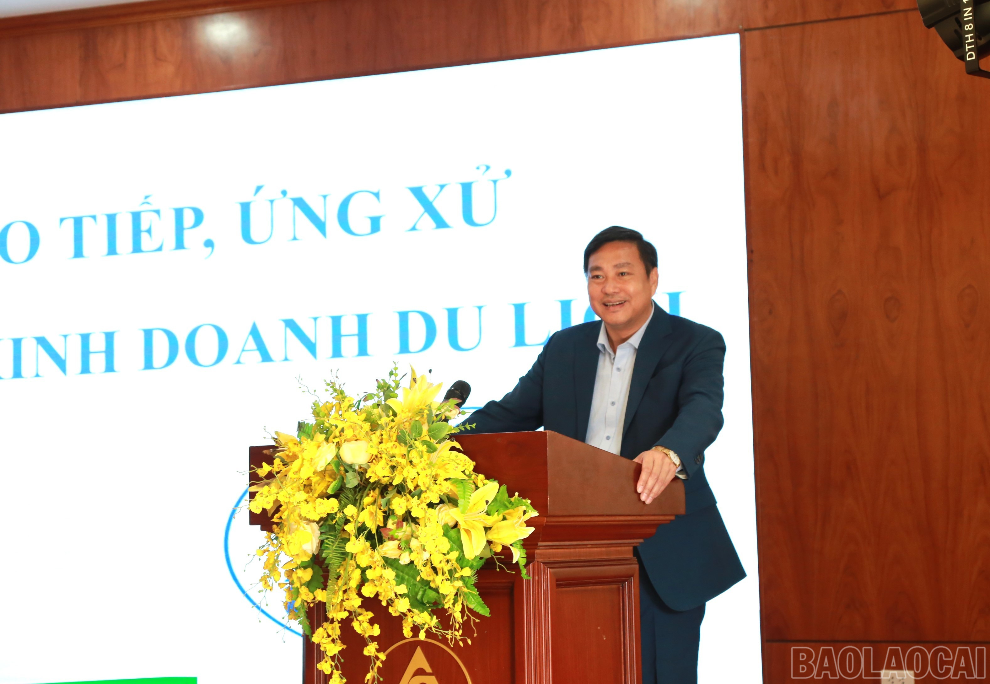 Lãnh đạo Sở Văn hóa - Thể thao và Du lịch tỉnh phát biểu khai mạc lớp bồi dưỡng. baolaocai-br_4.jpg