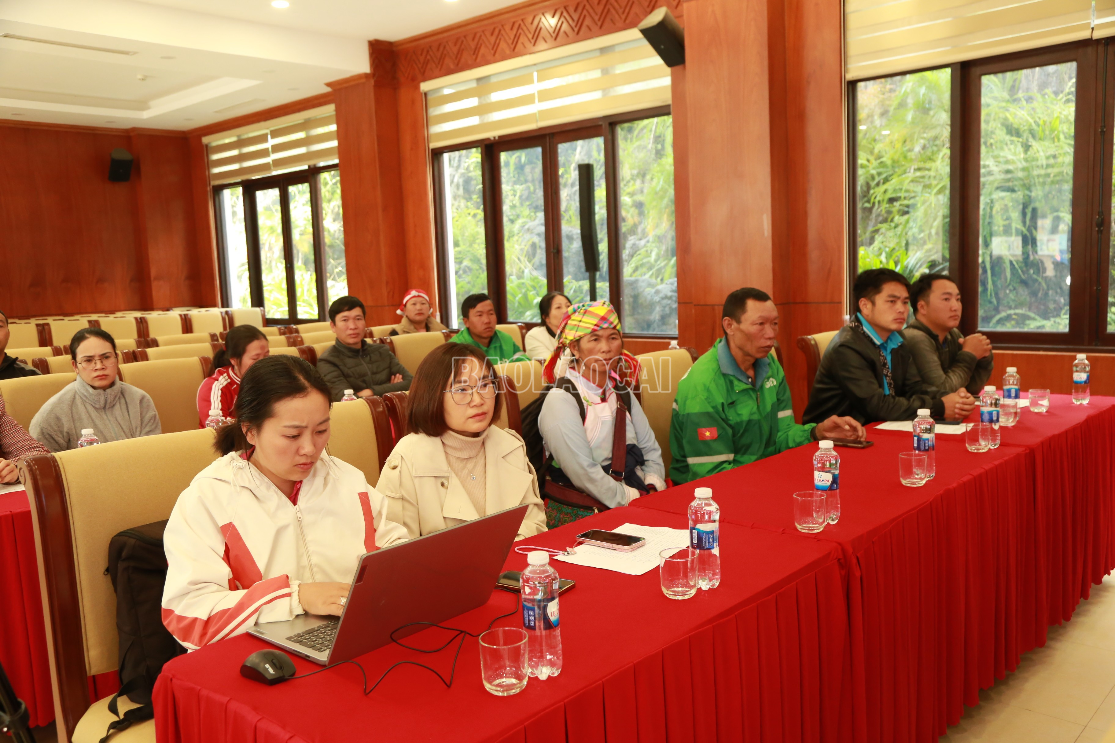 Các học viên tham gia lớp bồi dưỡng. baolaocai-c_2.jpg