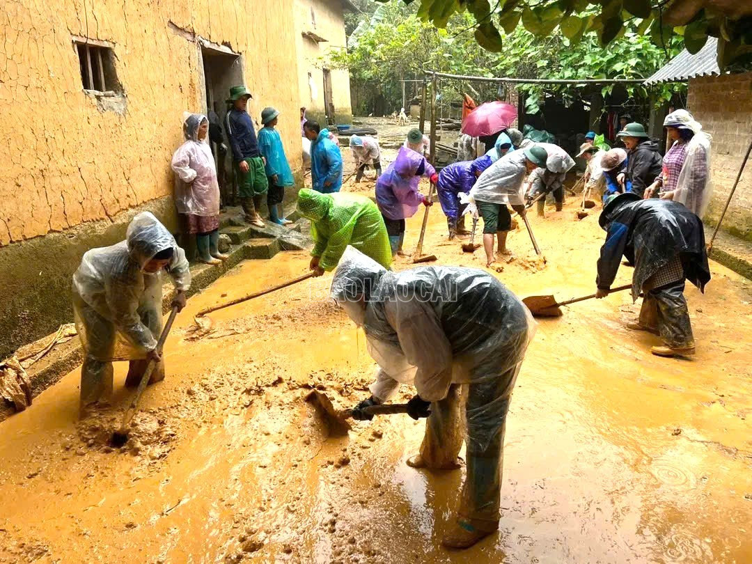 Xã Y Tý khẩn trương khắc phục hậu quả thiên tai.