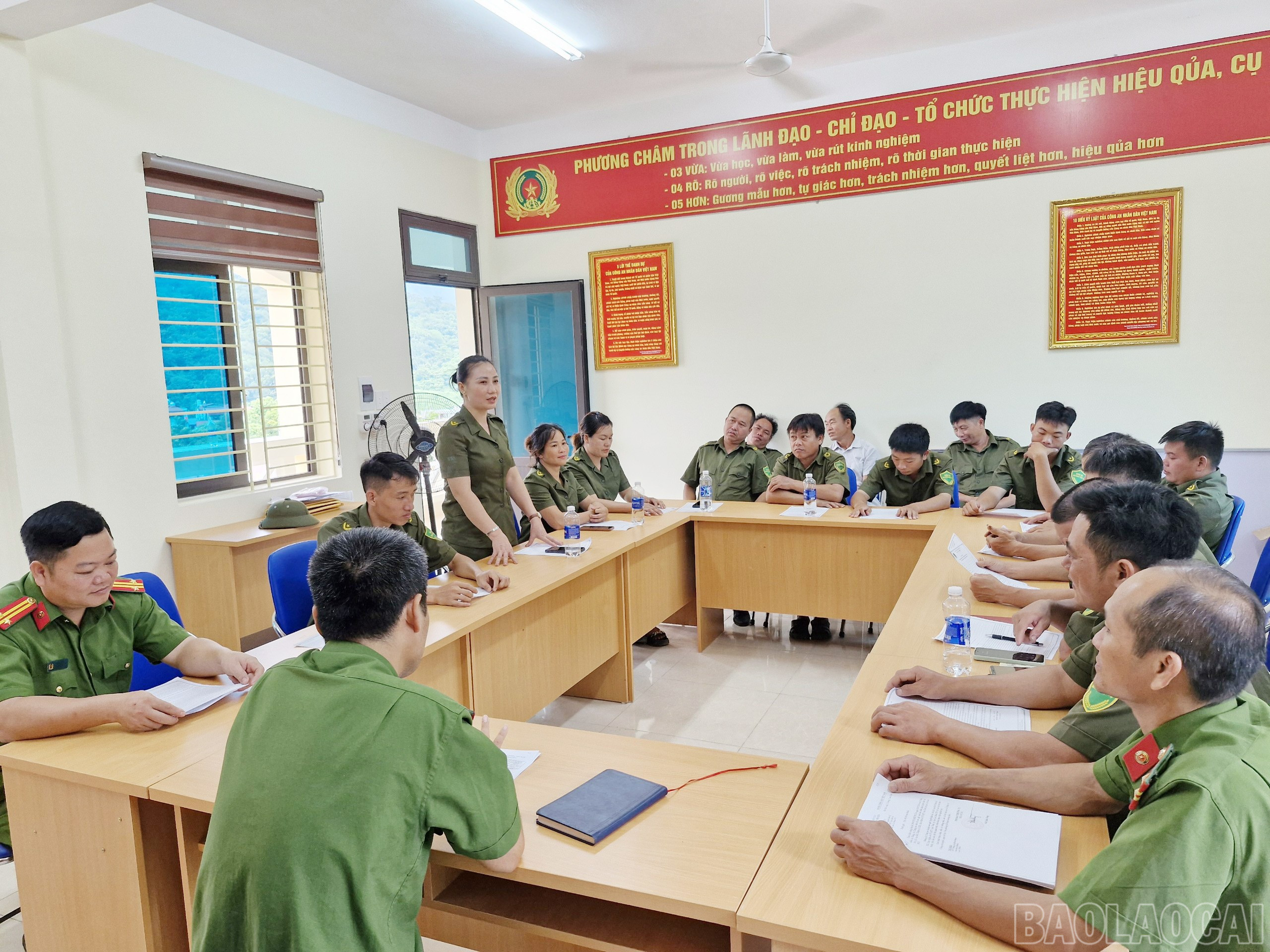 Dưới sự chỉ đạo, hướng dẫn của Công an xã, các Tổ bảo vệ an ninh, trật tự ở cơ sở tập trung thực hiện nhiệm vụ được giao, là nòng cốt trong thực hiện phong trào Toàn dân bảo vệ an ninh Tổ quốc. baolaocai-br_xxxx.jpg
