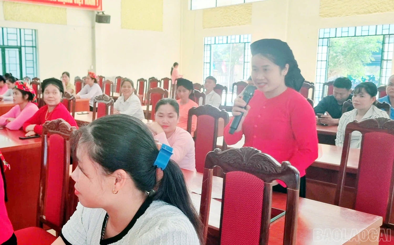 Hội viên, phụ nữ nêu ý kiến tại hội nghị.