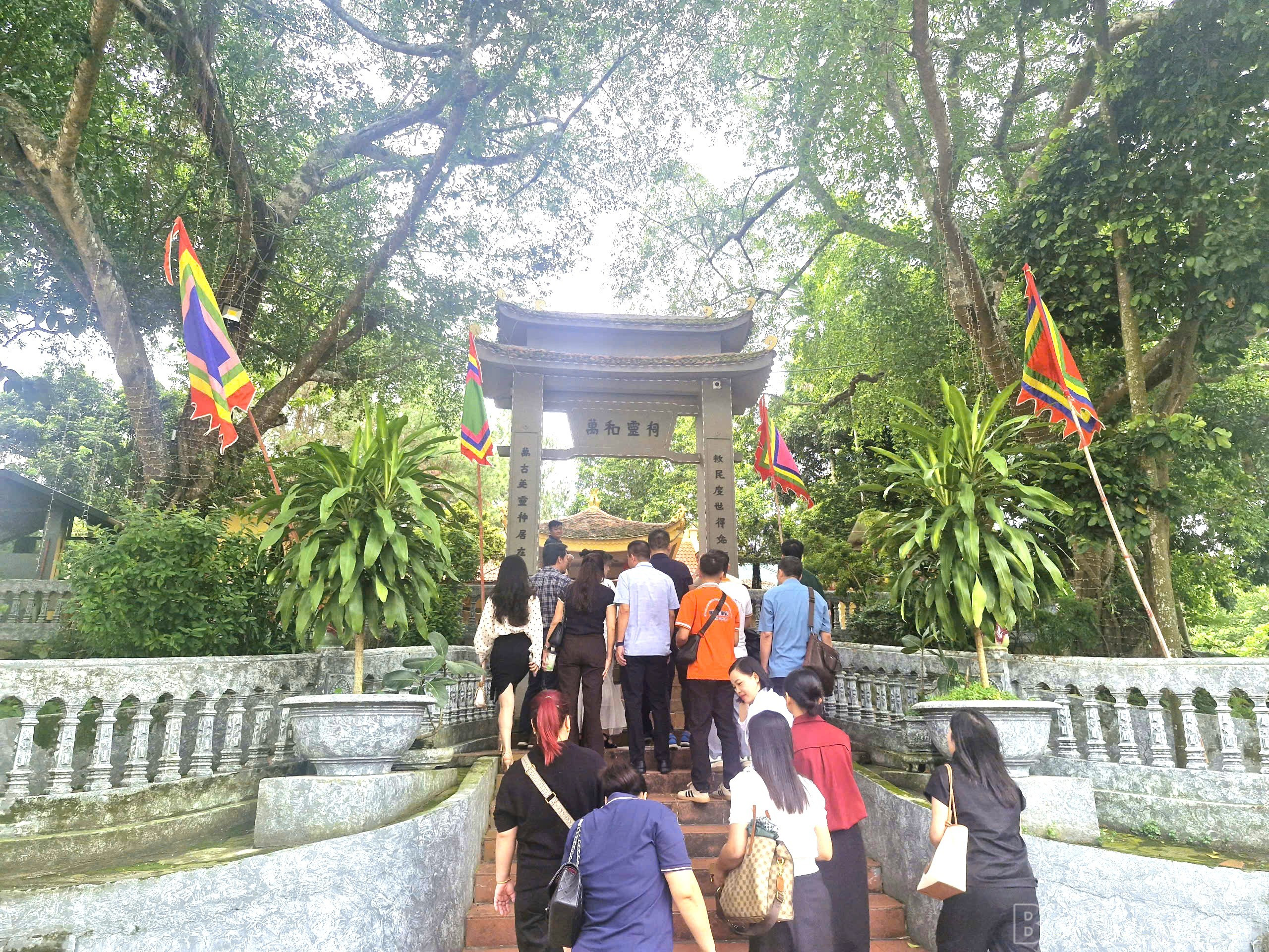 ក្រុមអង្កេតបានទៅទស្សនាប្រាសាទ Van Hoa ជាវត្ថុបុរាណប្រវត្តិសាស្ត្រ និងវប្បធម៌ខេត្ត baolaocai-br_5.jpg