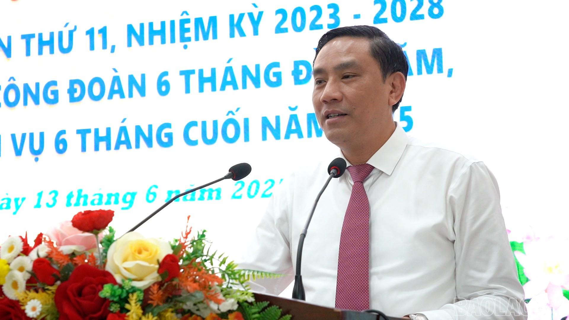 Đồng chí Hoàng Giang, Phó Bí thư Tỉnh ủy phát biểu chỉ đạo tại hội nghị. baolaocai-br_2.jpg