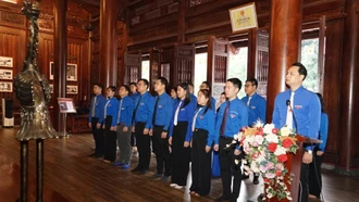 Tỉnh đoàn Lào Cai báo công dâng Bác và các anh hùng liệt sĩ trước thềm Đại hội Đoàn TNCS Hồ Chí Minh tỉnh Lào Cai lần thứ Nhất