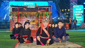Đặc sắc màn trình diễn nghi thức sinh hoạt văn hóa dân gian