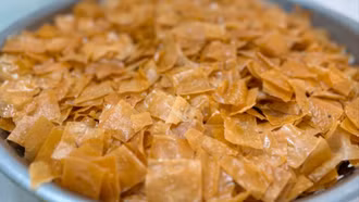 Bánh phồng cá hồi, cá tầm - sản phẩm OCOP 3 sao hấp dẫn