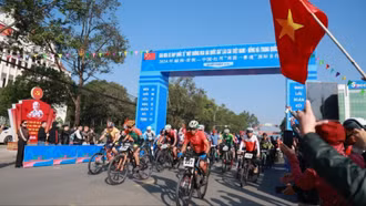 Khai mạc Giải đua xe đạp quốc tế “Một đường đua hai quốc gia” Lào Cai (Việt Nam) - Hồng Hà (Trung Quốc)
