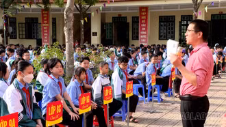 Sôi nổi Ngày Sách và Văn hóa đọc tại Trường THCS Hoàng Hoa Thám