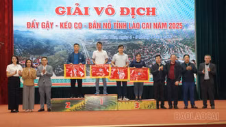 Hơn 250 vận động viên tham gia Giải Vô địch đẩy gậy, kéo co, bắn nỏ tỉnh Lào Cai năm 2025