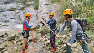 Hoàn thành kiểm tra kỹ năng của đào tạo viên thể thao mạo hiểm
