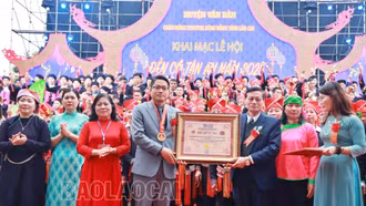 Tưng bừng khai hội đền Cô Tân An