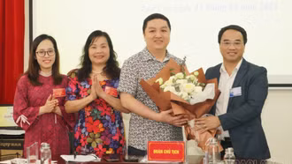 Nhà văn Hoàng Anh Tuấn được bầu làm Chi hội trưởng Chi hội Văn Lào Cai