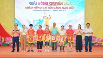 13 đội bóng tham dự Giải Bóng chuyền hơi phường Cam Đường
