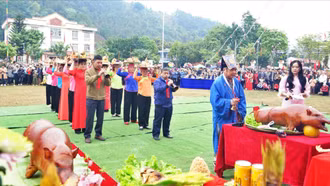 Nô nức lễ hội xuống đồng xã Quang Kim