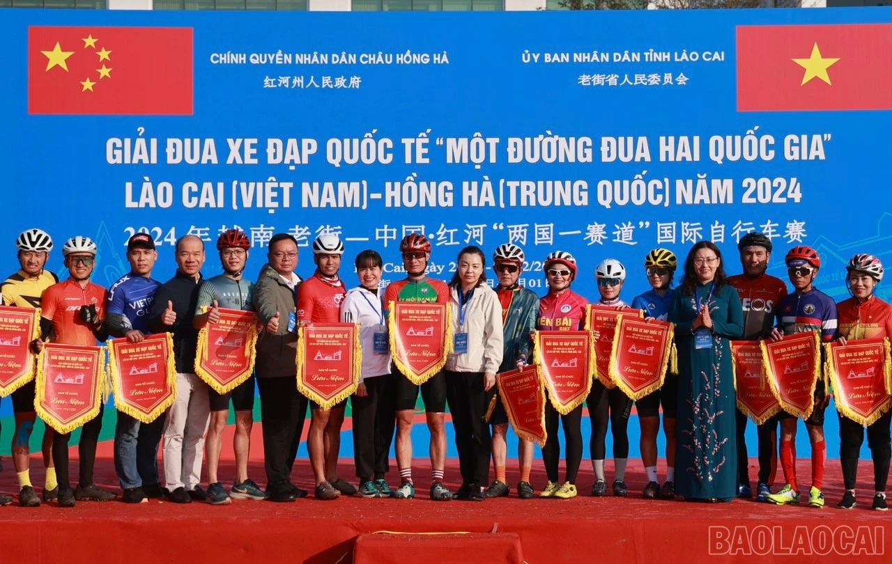 baolaocai-br_z6082993553979-5d5bafda3addf53eeb4b98e48ff8464e.jpg