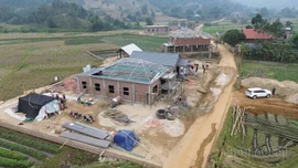 Xuân đến sớm trong những căn nhà mới ở Làng Chút