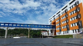 Bàn giao các khối nhà học, nhà hiệu bộ Trường THPT Chuyên Lào Cai trước ngày 15/7