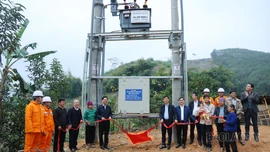 Đóng điện lưới quốc gia cho khu dân cư cuối cùng của xã Bảo Yên