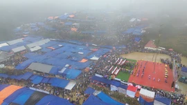 Hàng nghìn người dân và du khách tham dự lễ hội Gầu tào tại xã Pha Long