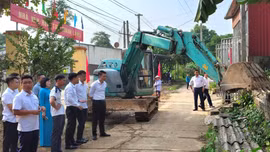 Phường Văn Phú tổ chức Lễ ra quân dịch rào, hiến đất 