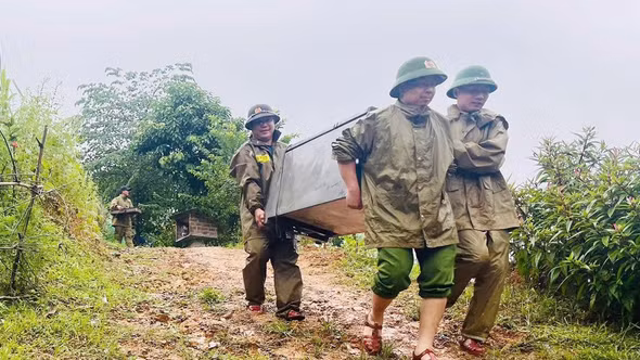 Phú Thọ sơ tán khẩn cấp gần hai nghìn người khỏi khu vực nguy hiểm