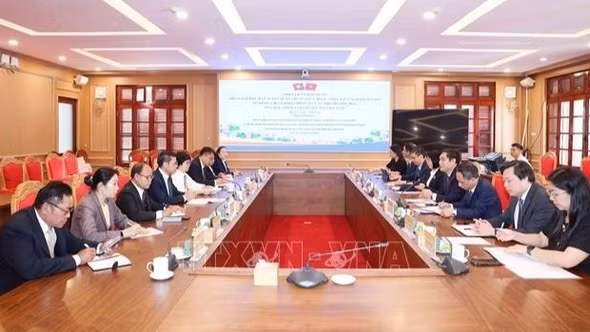 Hội đàm giữa Ban tuyên giáo Trung ương và Ban Tuyên huấn Trung ương Lào