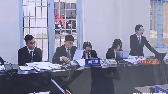 Vụ nữ sinh Vĩnh Long tử vong: Luật sư đề nghị làm rõ "người bí ẩn" ngồi cạnh tài xế