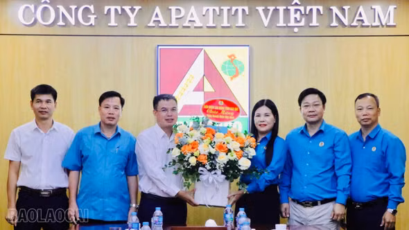 Sôi nổi các hoạt động kỷ niệm Ngày Doanh nhân Việt Nam 