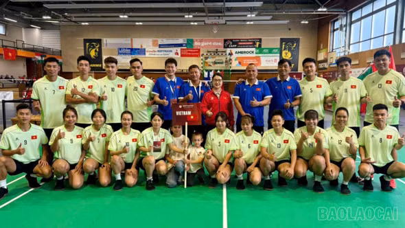 Hoàng Thị Quỳnh Như (Lào Cai) cùng đồng đội giành Huy chương Vàng Giải vô địch đá cầu thế giới 2026