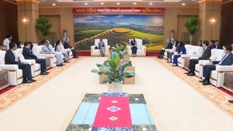 Hội đồng Quốc gia Mặt trận Đoàn kết Phát triển Tổ quốc Campuchia chào xã giao lãnh đạo tỉnh Lào Cai