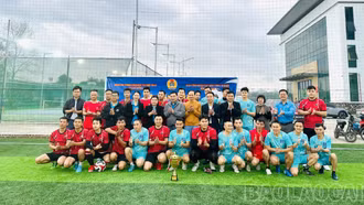 Gắn biển công trình chào mừng Đại hội Công đoàn tỉnh Lào Cai lần thứ Nhất, nhiệm kỳ 2025 - 2030