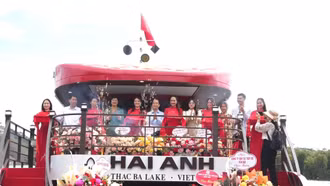 Khai trương tàu du lịch chất lượng cao chào mừng Đại hội Đảng bộ tỉnh