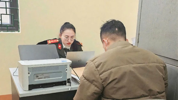 Công an xã Tả Van xử phạt đối tượng đăng tải nội dung sai sự thật, xuyên tạc về lực lượng Công an