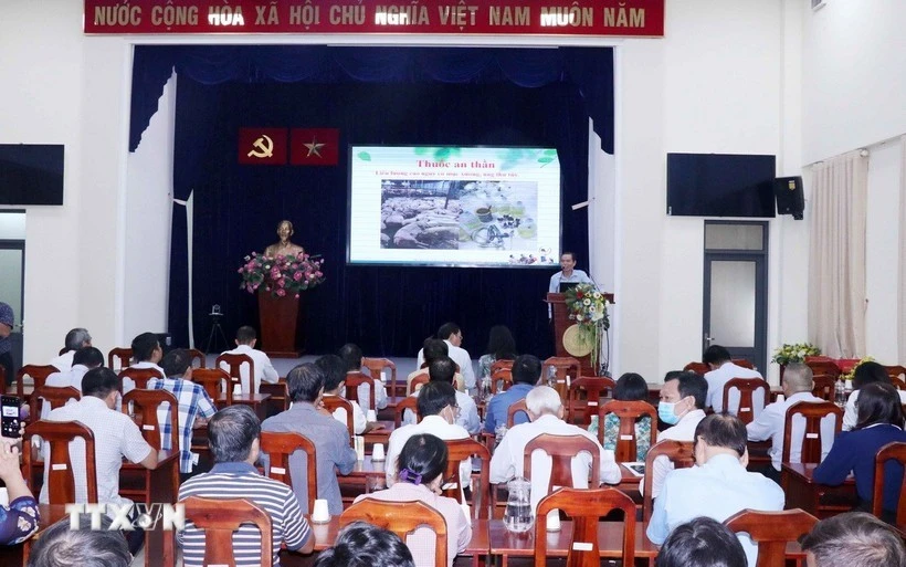 ttxvn-can-bo-mat-tran.jpg