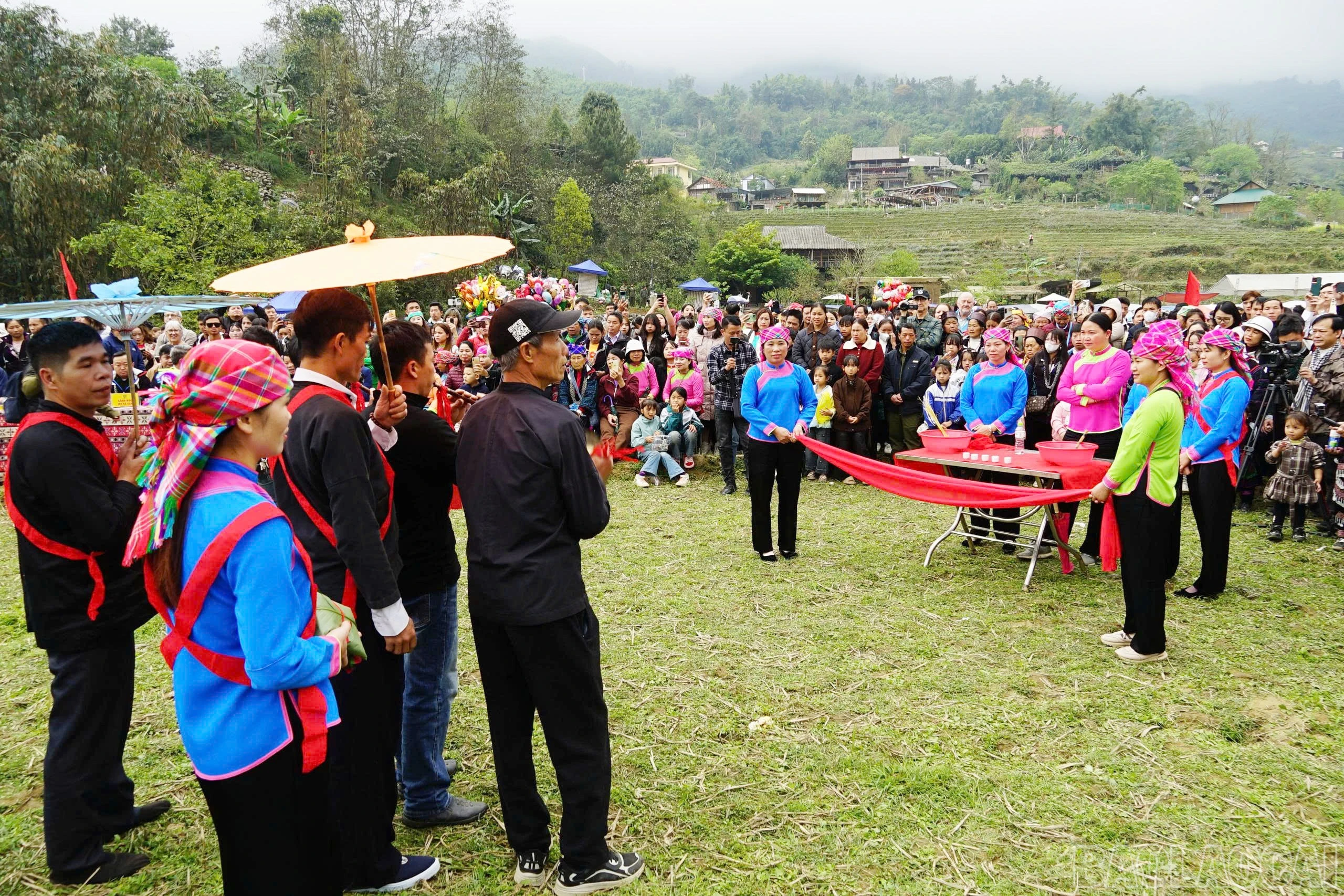 baolaocai-br_tai-hien-dam-cuoi-nguoi-giay-2.jpg