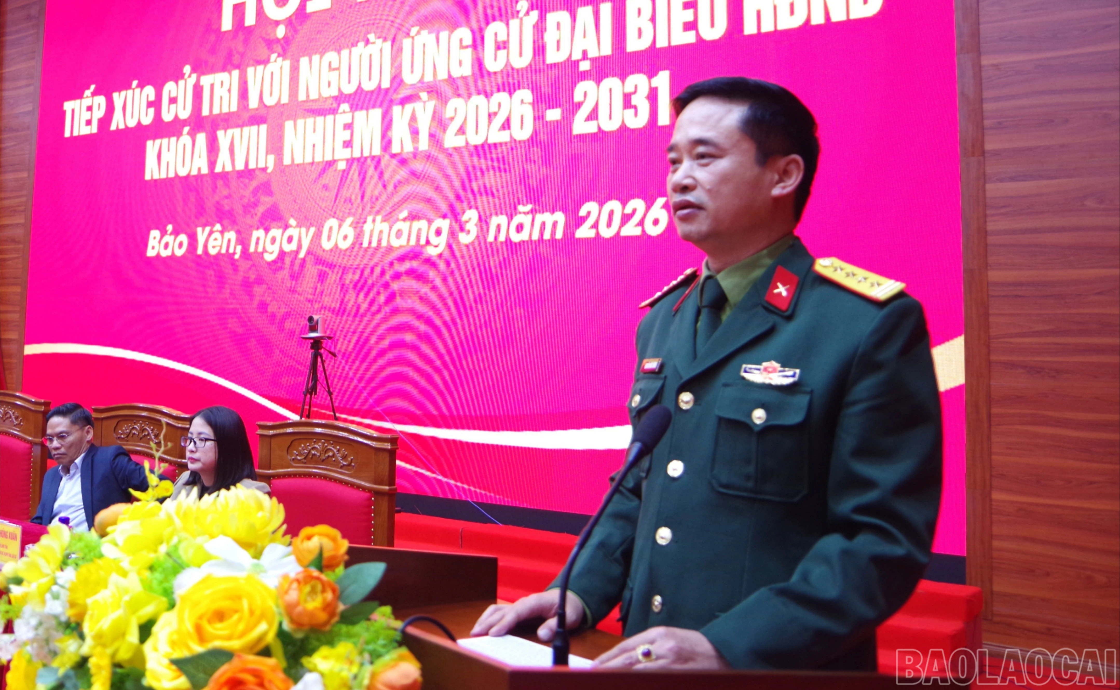 Ông Nguyễn Đức Cương - Tỉnh ủy viên, Phó Bí thư Thường trực Đảng ủy Quân sự tỉnh, Chính ủy Bộ Chỉ huy Quân sự tỉnh trình bày chương trình hành động tại hội nghị.