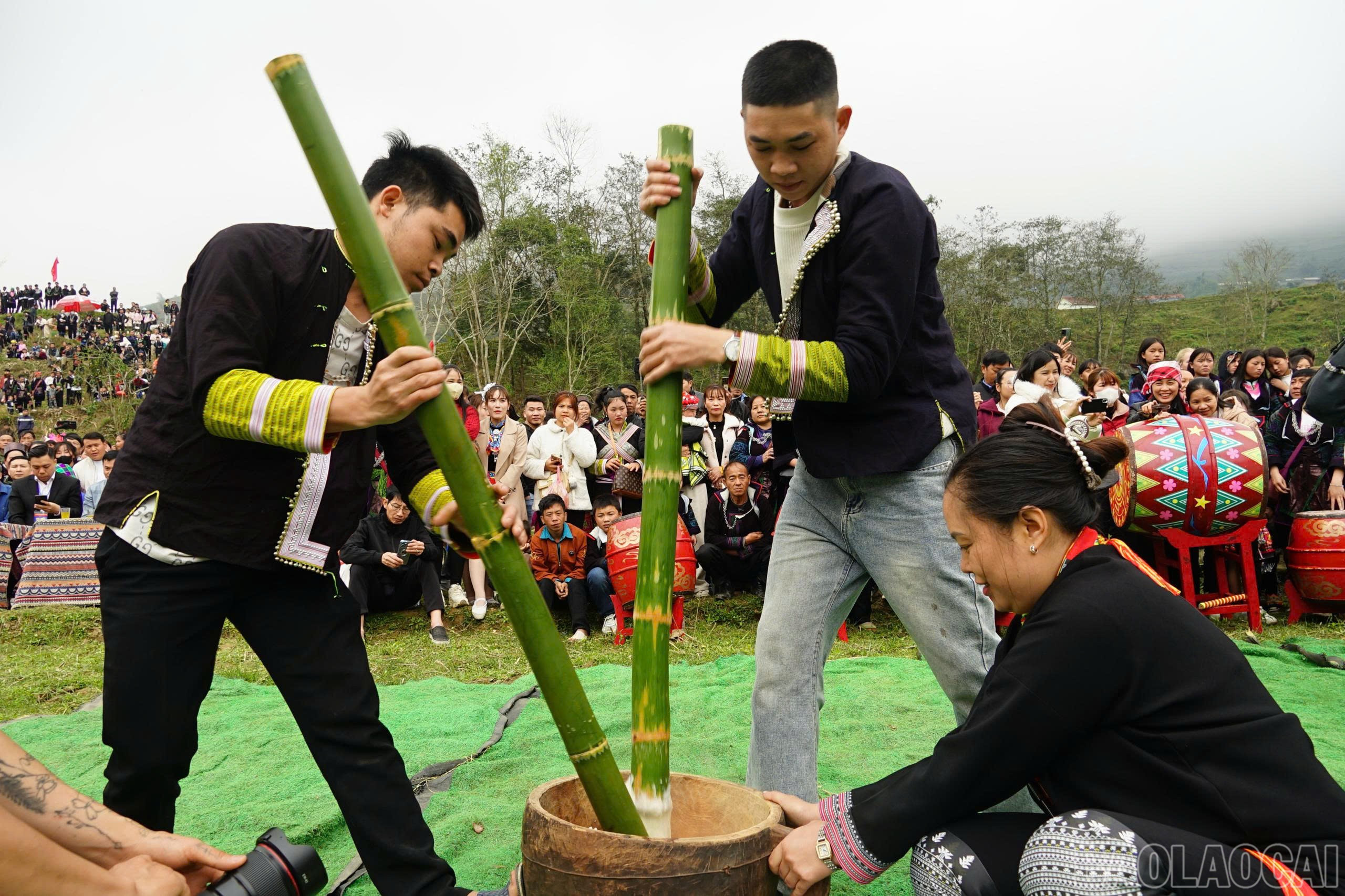 baolaocai-br_thi-gia-banh-day-va-goi-banh-chung-gu-giua-3-dan-toc-mong-dao-giay-sinh-song-tren-dia-ban-xa-ta-van-the-hien-tinh-than-doan-ket-gan-bo.jpg