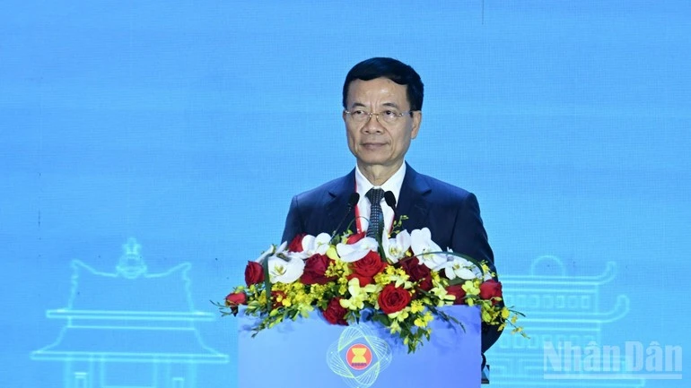 Bộ trưởng Khoa học và Công nghệ Nguyễn Mạnh Hùng phát biểu khai mạc hội nghị.