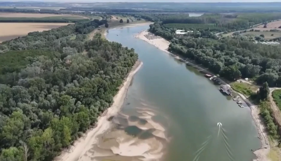 Mực nước sông Danube xuống mức thấp kỷ lục.