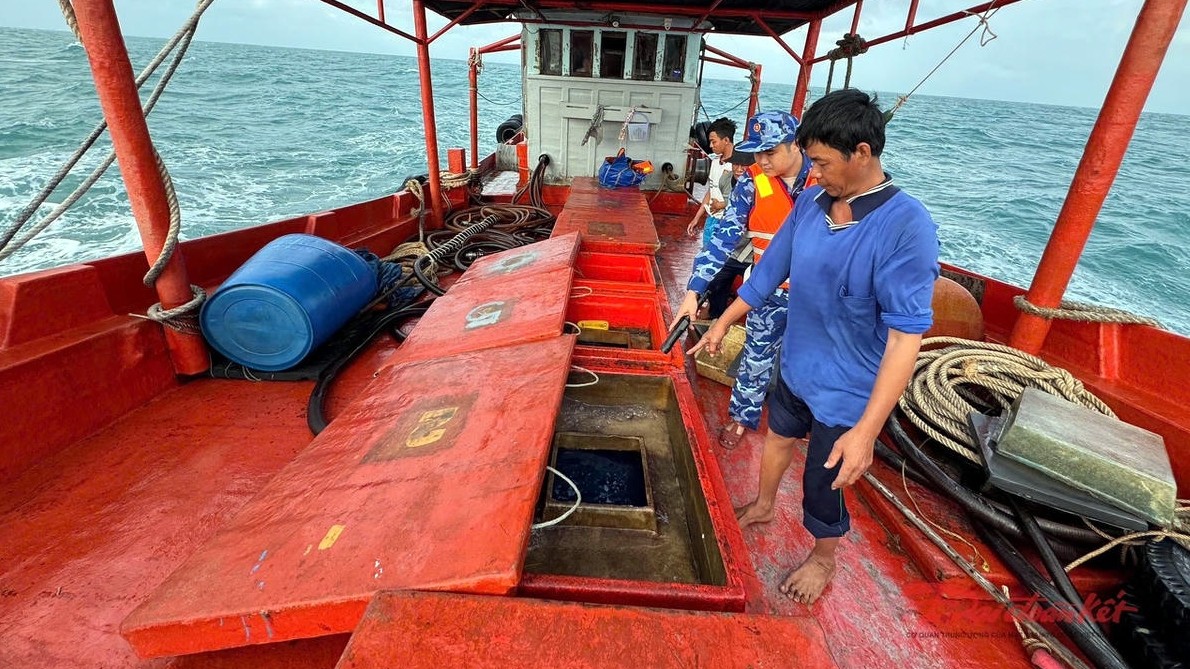 Chính phủ nghiêm cấm các hành vì buôn lậu, gian lận thương mại, vận chuyển trái phép xăng dầu qua biên giới, vi phạm pháp luật trong xuất khẩu, nhập khẩu xăng dầu