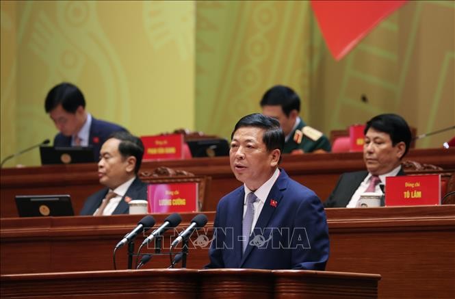 Đồng chí Trần Hồng Minh, Ủy viên Trung ương Đảng, Bí thư Đảng ủy, Bộ trưởng Bộ Xây dựng, tham luận về vấn đề “Đột phá mạnh mẽ phát triển kết cấu hạ tầng trong kỷ nguyên mới”.