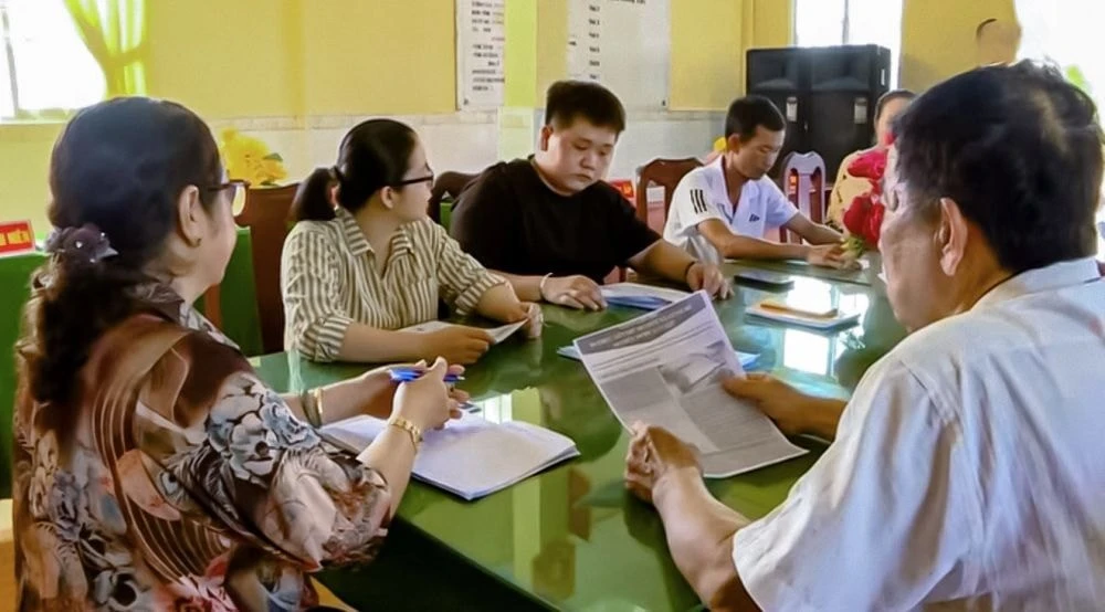 Tổ hoà giải tại Cà Mau duy trì họp và rút kinh nghiệm sau các lần hoà giải.