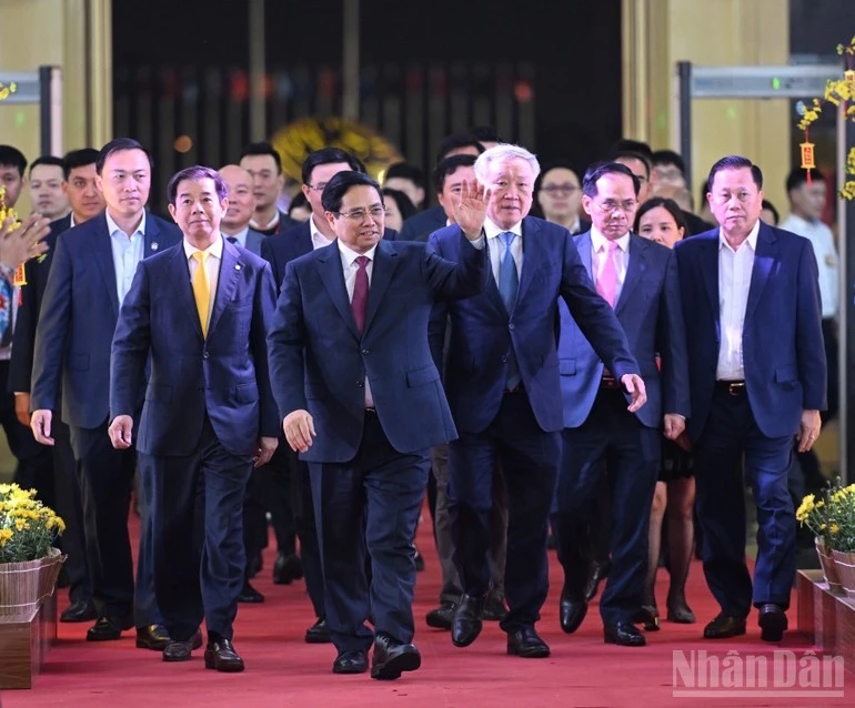 Thủ tướng Chính phủ Phạm Minh Chính tới dự Lễ bế mạc Hội chợ Mùa Xuân lần thứ nhất năm 2026.