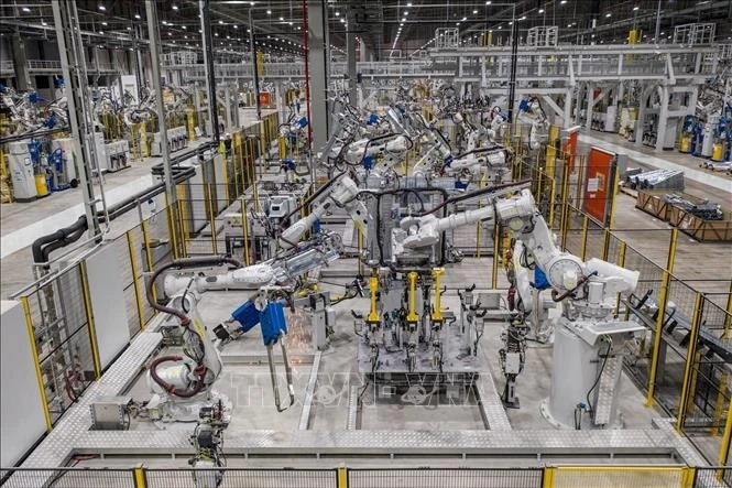 Việc VinFast tự sản xuất và xuất khẩu ô tô điện sang nhiều thị trường nước ngoài từng bước khẳng định vị thế của Việt Nam trên bản đồ công nghiệp sản xuất ô tô của thế giới.