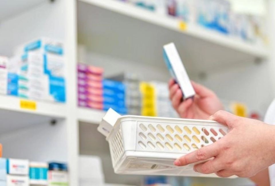 Cục Quản lý Dược đề nghị các đơn vị chủ động rà soát tình hình tồn trữ thuốc, nguyên liệu làm thuốc tại đơn vị; đánh giá khả năng cung ứng của các nhà cung cấp và xây dựng phương án dự trữ phù hợp, đặc biệt đối với các thuốc thiết yếu phục vụ công tác cấp cứu, điều trị.