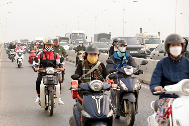 Khu vực Bắc Bộ có mưa vài nơi, sáng sớm xuất hiện sương mù và sương mù nhẹ rải rác.